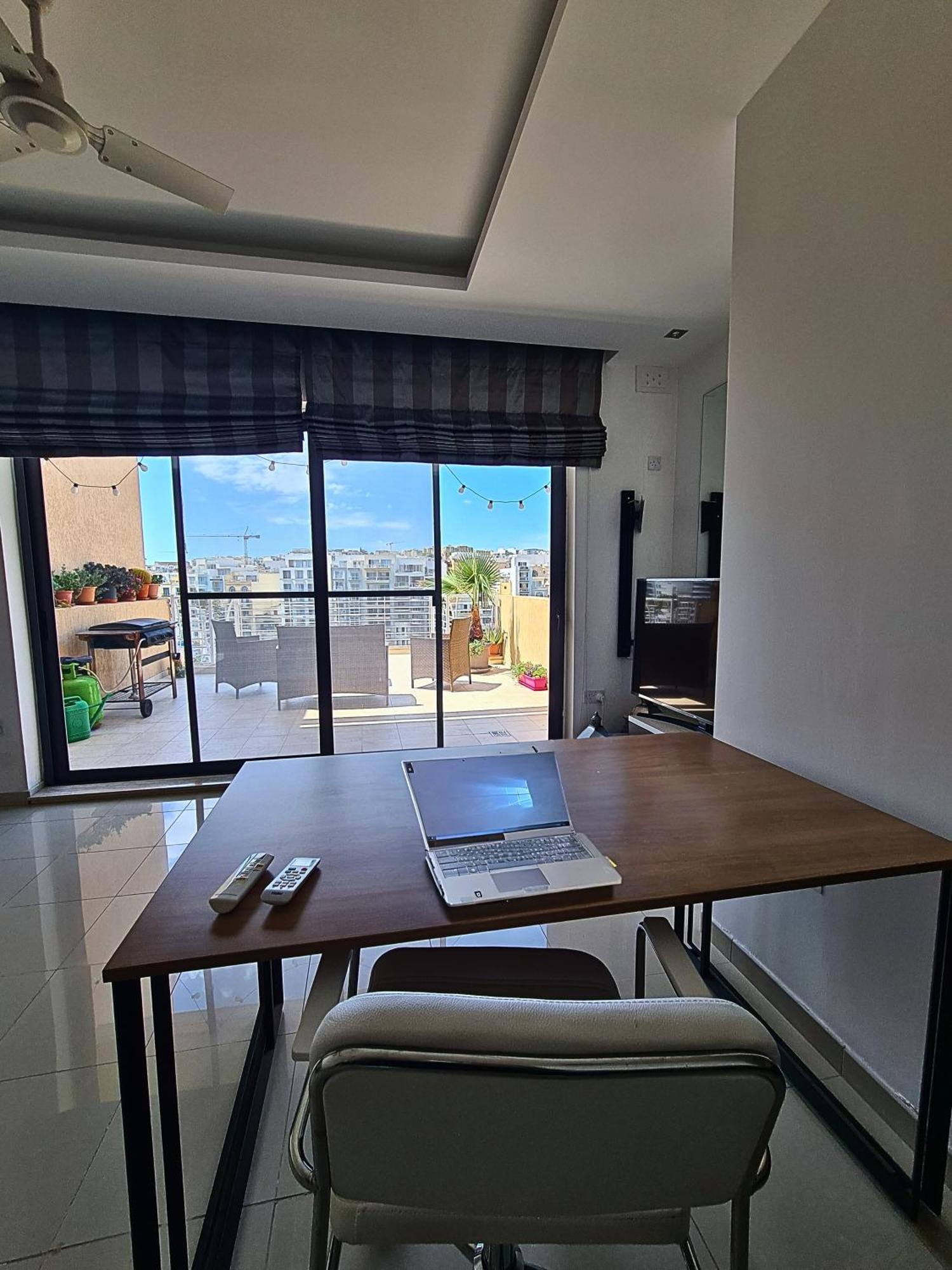 2 Bedroom Seafront Duplex Penthouse In The Heart Of Spinola Bay San Ġiljan Buitenkant foto